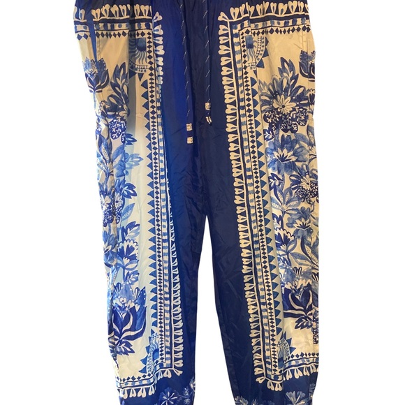 FarmRio NWT Floral Blue and White Unisex Pants - Picture 1 of 5